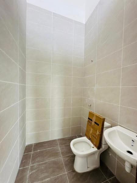 1-storey Terraced House for Sale in Bandar Seri Impian (Kluang) - Shanel Tee - Bathroom - PropertyGuru.com.my