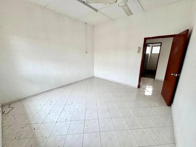2-storey Terraced House for Sale in Bandar Rinching Seksyen 6 (Semenyih) - Azli Ibrahim - Interior - PropertyGuru.com.my
