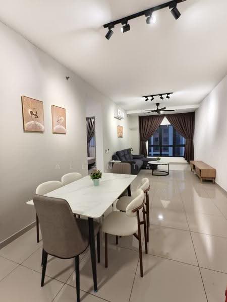 Kediaman Servis untuk Disewa di D'Vervain - Allen Tan - Living Room - PropertyGuru.com.my