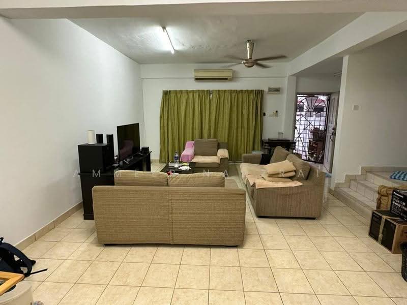 2-storey Terraced House for Sale in Taman Putra Prima (Puchong) - Ammeer Nadzrai - Living Room - PropertyGuru.com.my