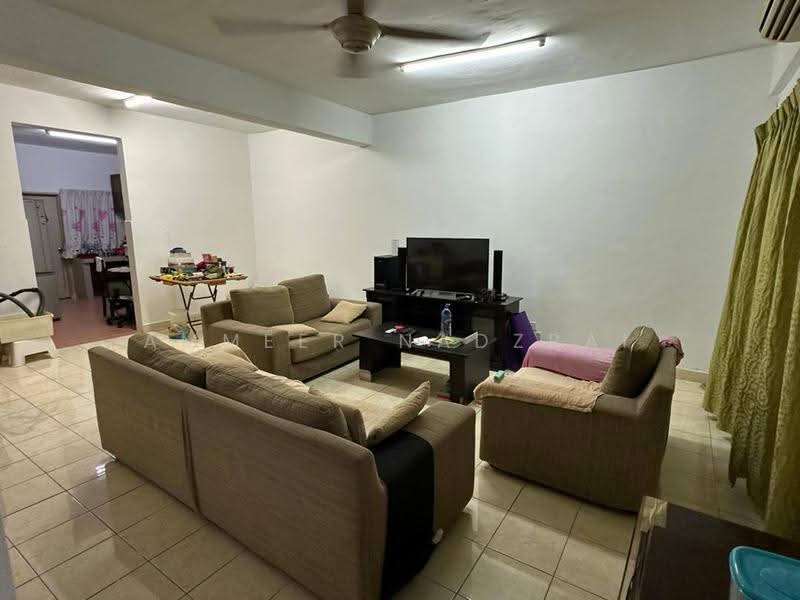 2-storey Terraced House for Sale in Taman Putra Prima (Puchong) - Ammeer Nadzrai - Living Room - PropertyGuru.com.my