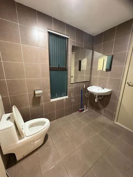Condominium for Sale at Atmosfera Kondominium - Janice CC Tan - Bathroom - PropertyGuru.com.my