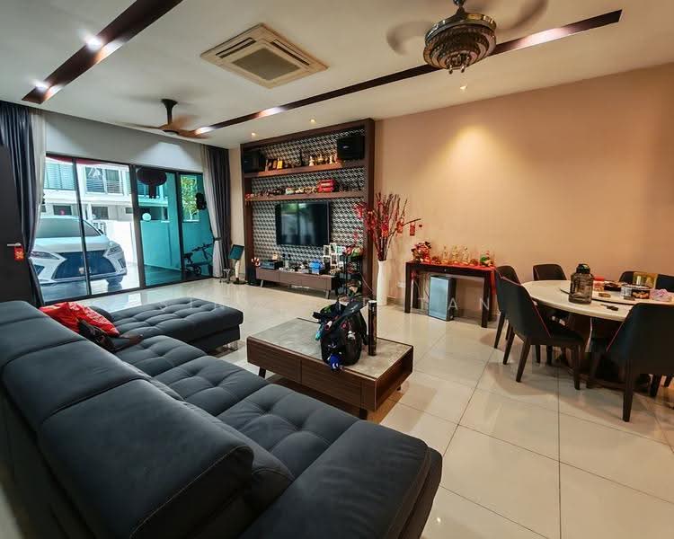 2-storey Terraced House for Sale in Telok Panglima Garang (Selangor) - Sinclair Tan - Living Room - PropertyGuru.com.my
