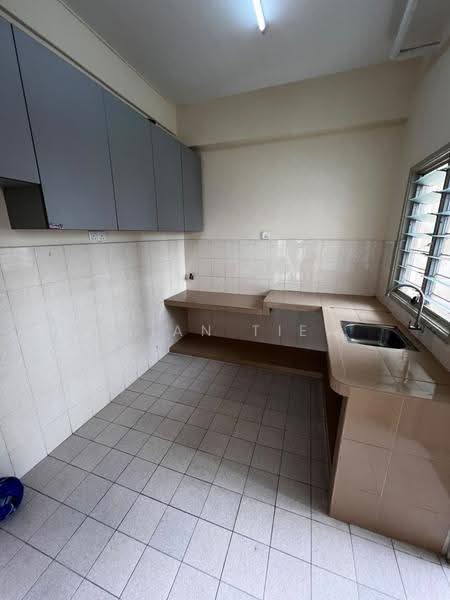Apartment for Rent at Jalil Damai Apartments - Brian Tiew - Kitchen - PropertyGuru.com.my
