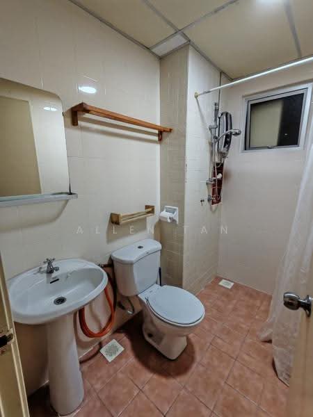 Kediaman Servis untuk Disewa di Metropolitan Square Service Residence - Allen Tan - Bathroom - PropertyGuru.com.my