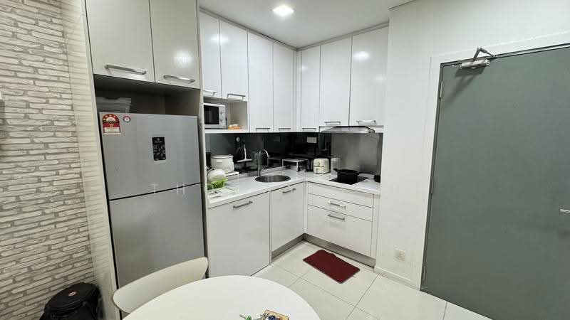 Kediaman Servis untuk Disewa di Mercu Summer Suites - Thormy Goh - Kitchen - PropertyGuru.com.my