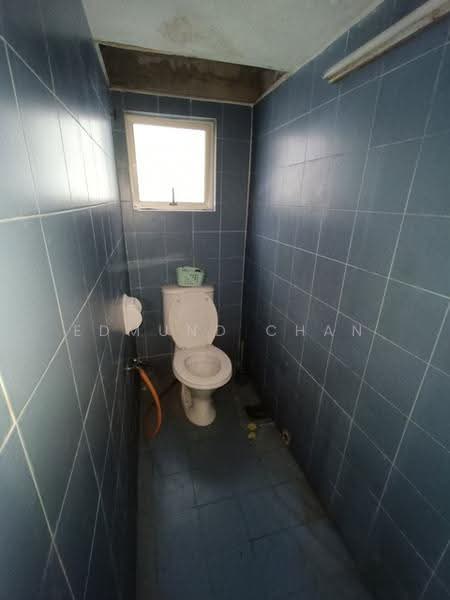 Shop for Rent in Taman Medan (Petaling Jaya) - Edmund Chan - Bathroom - PropertyGuru.com.my