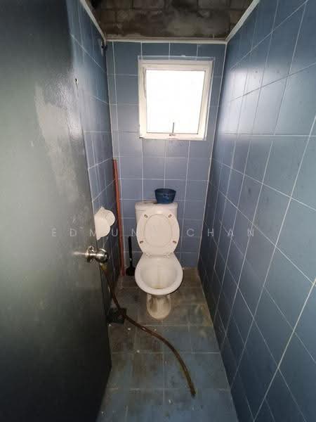 Shop for Rent in Taman Medan (Petaling Jaya) - Edmund Chan - Bathroom - PropertyGuru.com.my