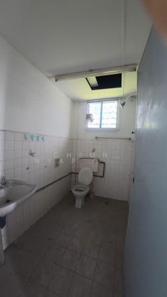 Semi-Detached House for Sale in Kota Kinabalu (Sabah) - Cheun Nyap Chang - Bathroom - PropertyGuru.com.my