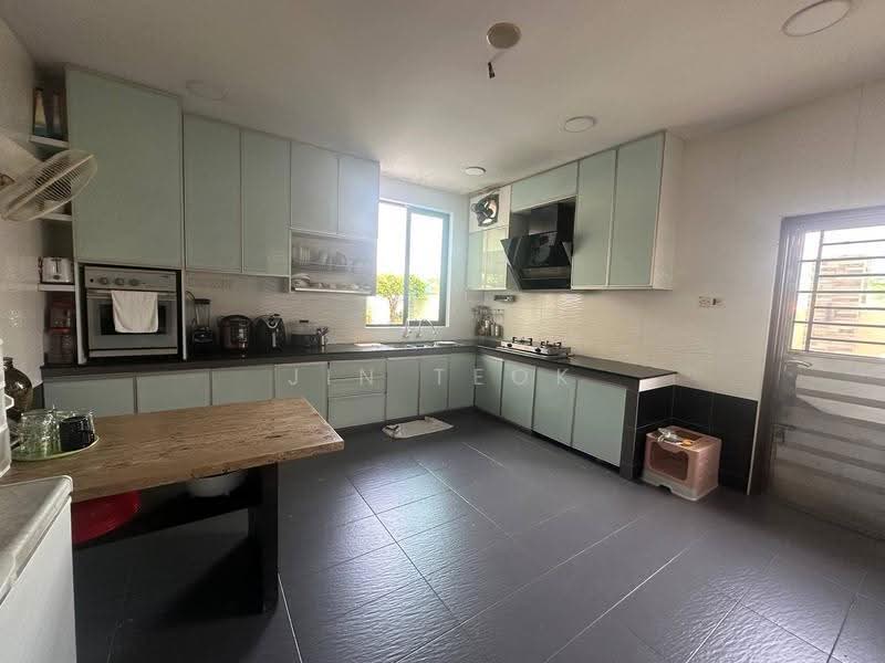 Rumah Kluster untuk Dijual di Taman Mutiara Rini (Skudai) - Jin Teok - Kitchen - PropertyGuru.com.my