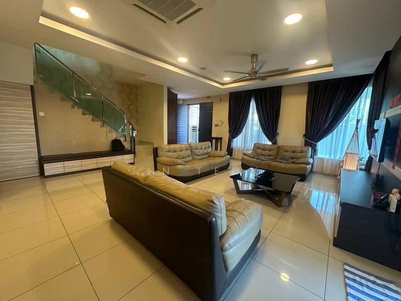 Rumah Kluster untuk Dijual di Taman Mutiara Rini (Skudai) - Jin Teok - Living Room - PropertyGuru.com.my