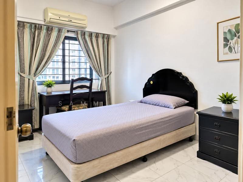 Kondominium untuk Dijual di The Vistana - Sammi Chong - Bedroom - PropertyGuru.com.my
