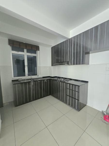 Kediaman Servis untuk Dijual di D'Ambience Residences (Pangsapuri Ikatan Flora) - Jack Wong - Kitchen - PropertyGuru.com.my