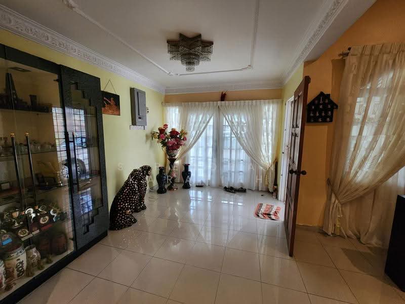 Bungalow House untuk Dijual di Taman Gembira (Klang) - Surendran Karapiah - Living Room - PropertyGuru.com.my