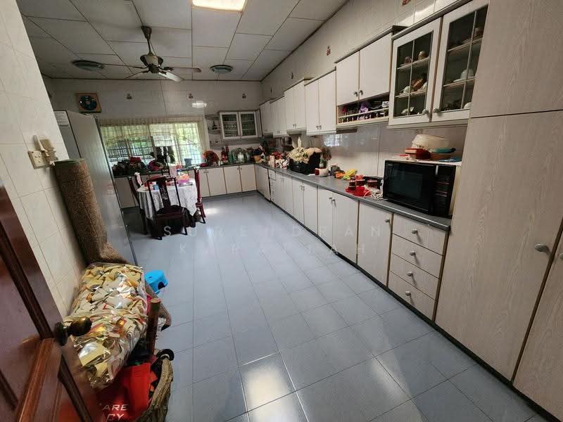 Bungalow House untuk Dijual di Taman Gembira (Klang) - Surendran Karapiah - Kitchen - PropertyGuru.com.my