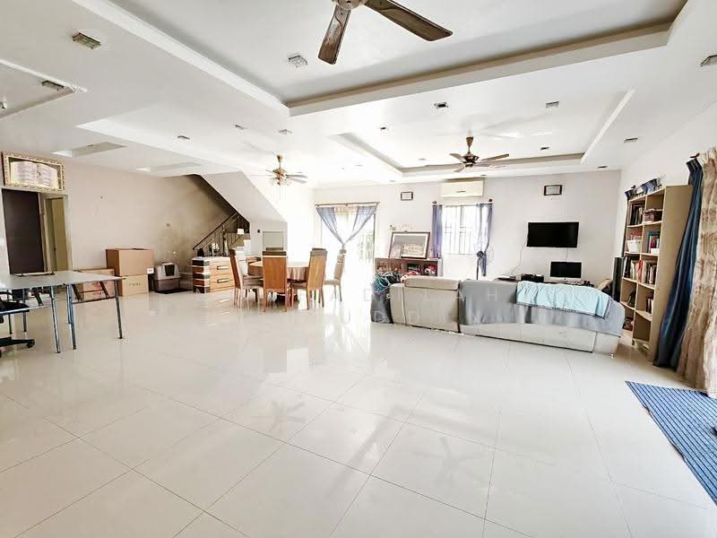 2-storey Terraced House for Sale in Seksyen U10 (Shah Alam) - NORFADILAH ZAINUDDIN - Living Room - PropertyGuru.com.my