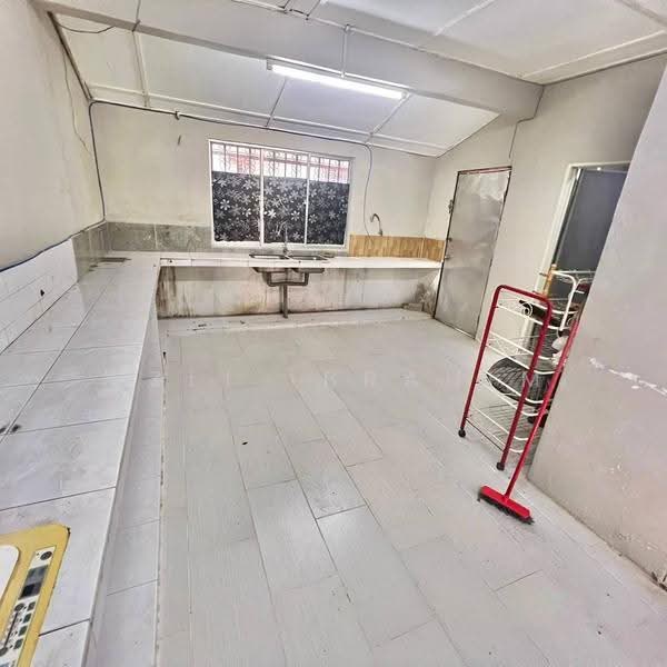 Rumah Teres 1-Tingkat untuk Dijual di Taman Cheras Perdana (Cheras) - Azli Ibrahim - Kitchen - PropertyGuru.com.my