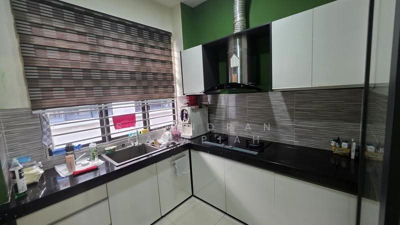 3-storey Terraced House for Sale in Setia Utama (Setia Alam) - Surendran Karapiah - Kitchen - PropertyGuru.com.my