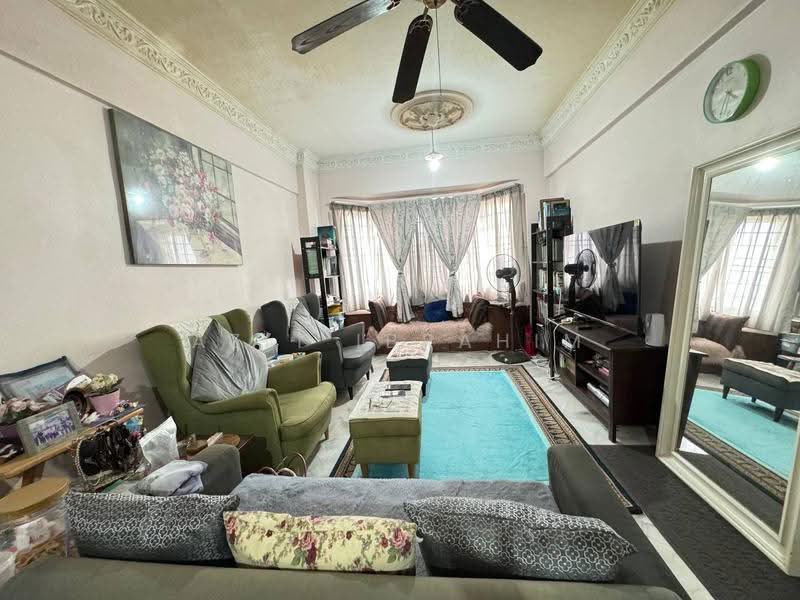 Kondominium untuk Dijual di Danau Idaman - Azli Ibrahim - Living Room - PropertyGuru.com.my