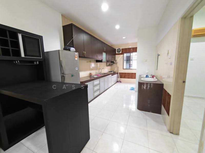 2-storey Terraced House for Rent in Taman Ehsan Jaya (Ulu Tiram) - Cassie Chin - Kitchen - PropertyGuru.com.my