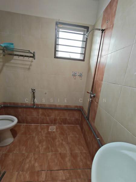 2-storey Terraced House for Rent in Taman Ehsan Jaya (Ulu Tiram) - Cassie Chin - Bathroom - PropertyGuru.com.my