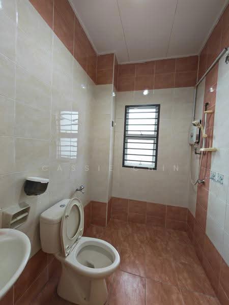 2-storey Terraced House for Rent in Taman Ehsan Jaya (Ulu Tiram) - Cassie Chin - Bathroom - PropertyGuru.com.my