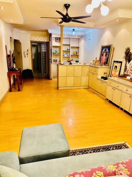 Kondominium untuk Dijual di O.G. Heights - Surendran Karapiah - Living Room - PropertyGuru.com.my