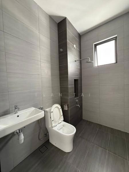 2-storey Terraced House for Rent in Taman Impian Emas (Skudai) - Evan Tai - Bathroom - PropertyGuru.com.my