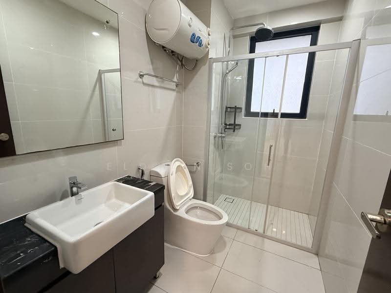 Condominium for Rent at Amberside @ Country Garden Danga Bay - Eldwin Soh - Bathroom - PropertyGuru.com.my