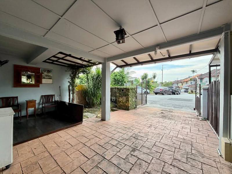 2-storey Terraced House for Sale in Pusat Bandar Puchong (Puchong) - Azli Ibrahim - Exterior - PropertyGuru.com.my