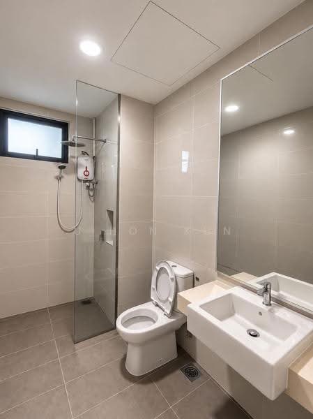 Service Residence for Sale at Southkey Mosaic - U Hon Kun - Bathroom - PropertyGuru.com.my