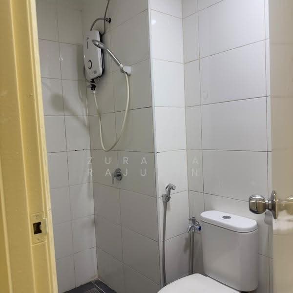 Service Residence for Sale at Vista Alam Serviced Apartment - Zuraina Rajudin - Bathroom - PropertyGuru.com.my