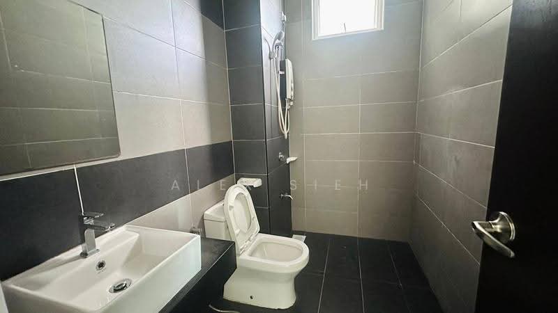 Condominium for Rent at M Condominium @ Larkin - Alex Sieh - Bathroom - PropertyGuru.com.my