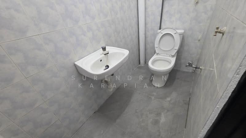 2-storey Terraced House for Rent in Taman Sentosa (Klang) - Surendran Karapiah - Bathroom - PropertyGuru.com.my