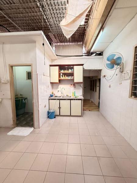 Rumah Berkembar untuk Dijual di Kampung Paya Terubong (Air Hitam) - Matthew Png - Kitchen - PropertyGuru.com.my