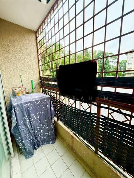 Pangsapuri untuk Dijual di Seraya Apartments - Azli Ibrahim - Balcony - PropertyGuru.com.my
