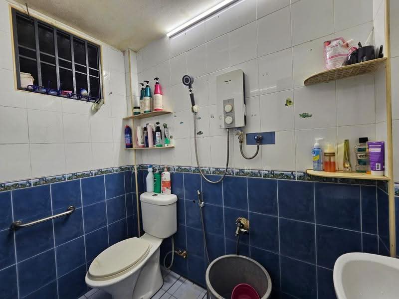Rumah Teres untuk Dijual di Taman Johor Jaya (Johor Bahru) - Jack Wong - Bathroom - PropertyGuru.com.my
