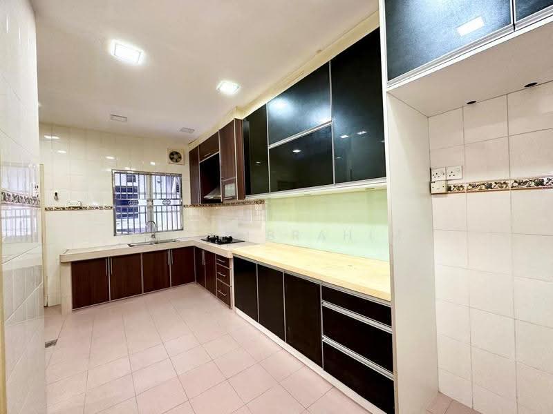 2-storey Terraced House for Sale in Taman Gombak Permai (Batu Caves) - Azli Ibrahim - Kitchen - PropertyGuru.com.my