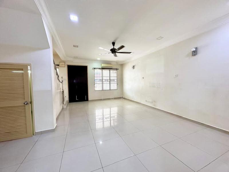2-storey Terraced House for Sale in Taman Gombak Permai (Batu Caves) - Azli Ibrahim - Living Room - PropertyGuru.com.my
