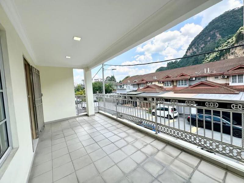 2-storey Terraced House for Sale in Taman Gombak Permai (Batu Caves) - Azli Ibrahim - Balcony - PropertyGuru.com.my