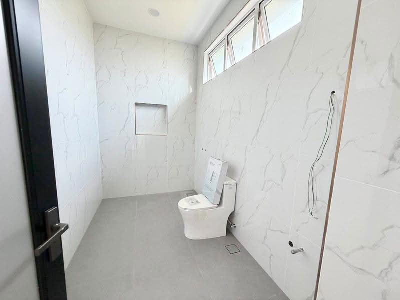 Semi-Detached House for Sale in Taman Austin Heights (Tebrau) - Zephyr Khoo - Bathroom - PropertyGuru.com.my