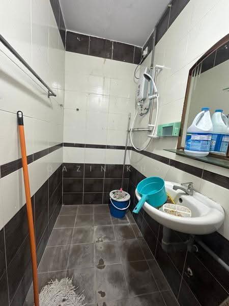 Semi-Detached House for Rent in Taman Lim (Ipoh) - Qazin Khoo - Bathroom - PropertyGuru.com.my
