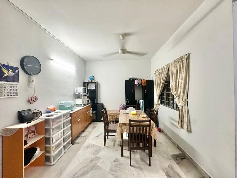 2-storey Terraced House for Sale in Bandar Baru Bangi (Selangor) - Mahirah . - Dining Room - PropertyGuru.com.my