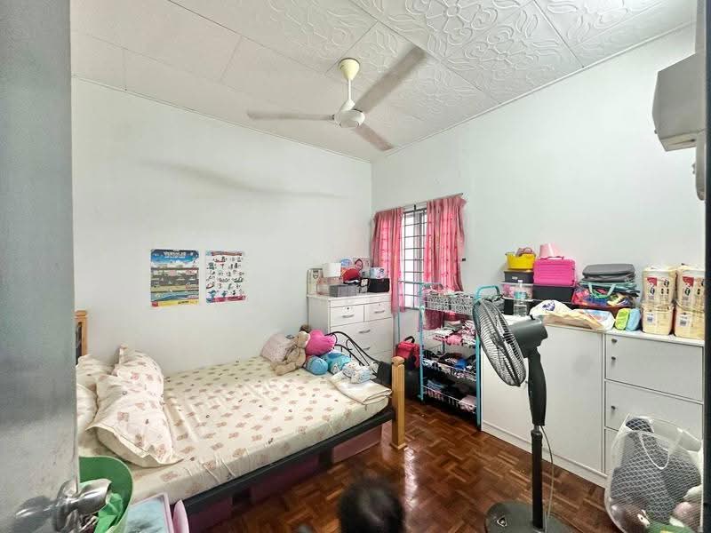 2-storey Terraced House for Sale in Bandar Baru Bangi (Selangor) - Mahirah . - Bedroom - PropertyGuru.com.my