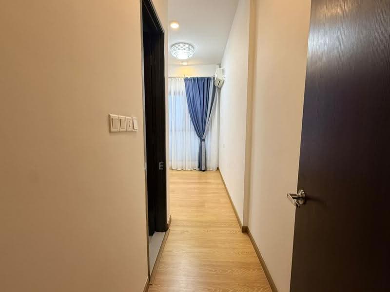 Condominium for Rent at Amberside @ Country Garden Danga Bay - JE ONG - Corridor - PropertyGuru.com.my