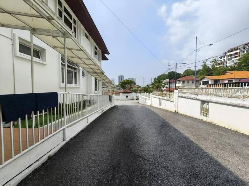Bungalow House for Sale in Bukit Jambul (Penang) - Joo Ee Khoo - PropertyGuru.com.my