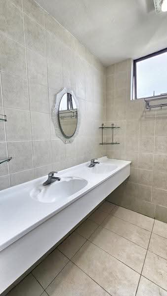 Kondominium untuk Disewa di Casa Tropicana - Henry Lim - Bathroom - PropertyGuru.com.my