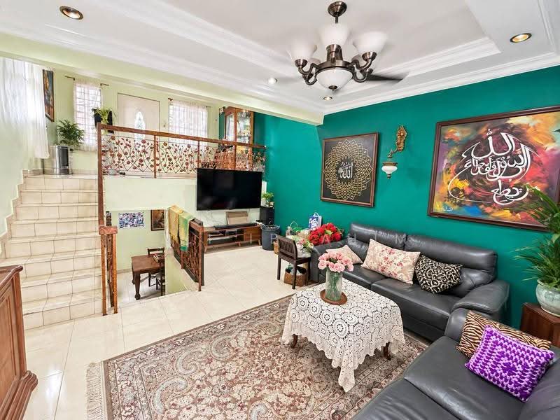 Rumah Teres 2-Tingkat untuk Dijual di Taman Sri Gombak (Gombak) - Azli Ibrahim - Living Room - PropertyGuru.com.my