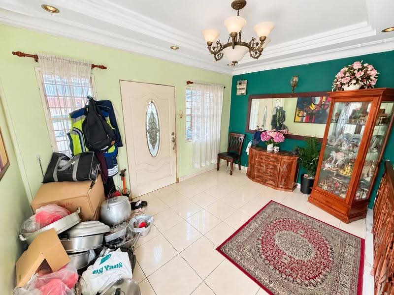 Rumah Teres 2-Tingkat untuk Dijual di Taman Sri Gombak (Gombak) - Azli Ibrahim - Entrance - PropertyGuru.com.my
