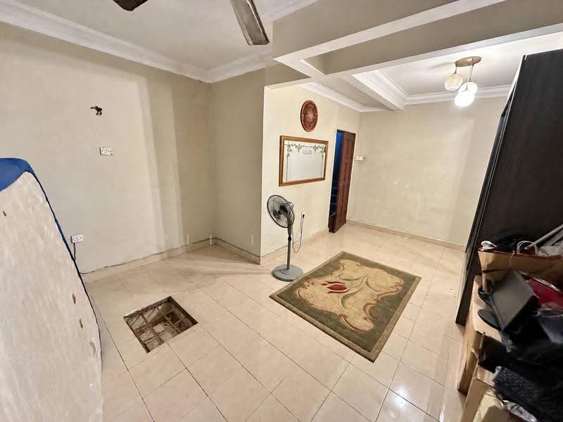 Rumah Teres 2-Tingkat untuk Dijual di Taman Sri Gombak (Gombak) - Azli Ibrahim - Living Room - PropertyGuru.com.my